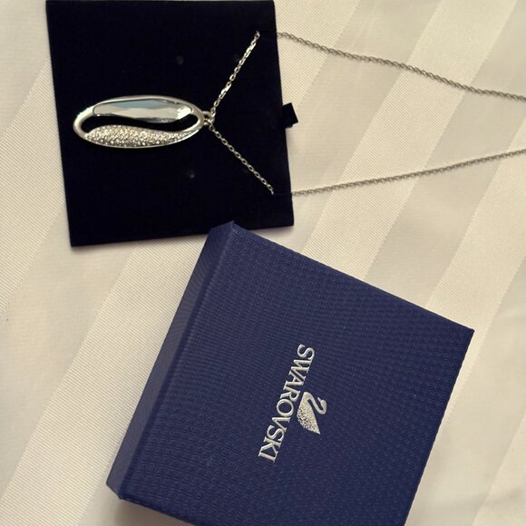 Beautiful Swarovski Crystal Pendant - 140$ OBO - Picture 4 of 8